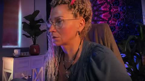Frida Tander online show from May 30, 6:23 am