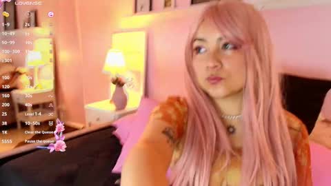 Snapshot of frodita_dream chatting on October 15, 12:17 pm FRODIT online show from October 15, 12:17 pm