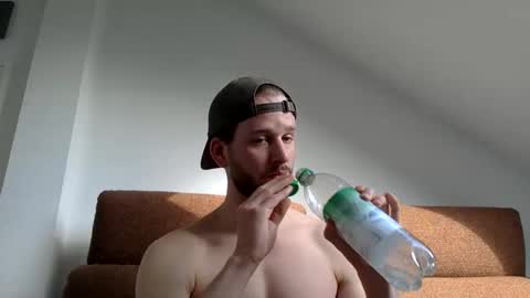 frozenyoga online show from March 27, 3:02 pm