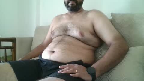 Snapshot of fruti_loops chatting on December 5, 4:59 am fruti loops  Bull online show from December 5, 4:59 am