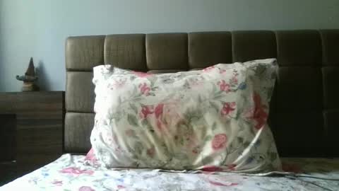 Snapshot of fruti_loops chatting on February 15, 10:33 am fruti loops  Bull online show from February 15, 10:33 am