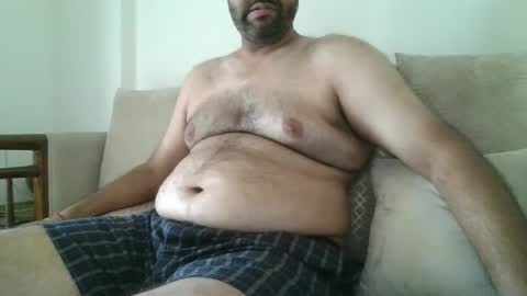 Snapshot of fruti_loops chatting on December 24, 5:05 am fruti loops  Bull online show from December 24, 5:05 am