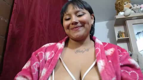 Mia and Gary  online show from April 7, 4:47 am