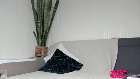 Vicky online show from December 13, 3:49 am