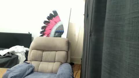 Pizzaz online show from November 14, 1:52 am