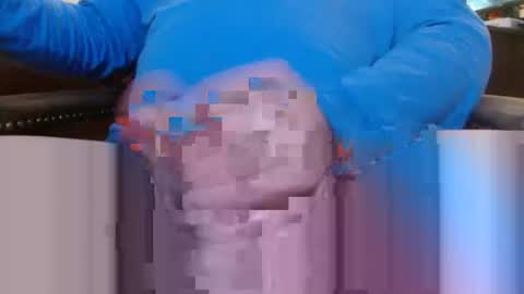 Snapshot of funhardwhiteguy chatting on January 6, 2:37 am funhardwhiteguy online show from January 6, 2:37 am