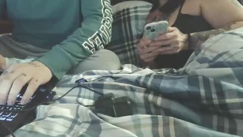 funlovincouplexxx online show from November 26, 5:48 am