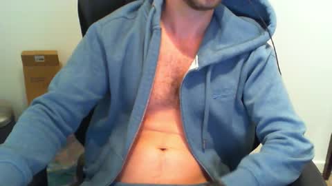 YWhiteNiceMan online show from October 14, 8:34 pm