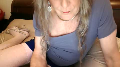 Jessie Love online show from April 4, 10:44 am