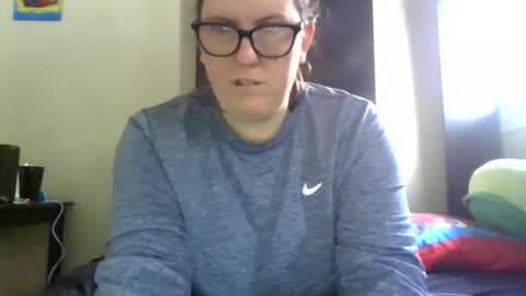 fuzzypeaches87 online show from March 12, 7:50 pm