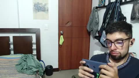 andrew online show from June 2, 3:52 am