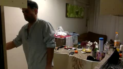 fvmendoza online show from December 18, 8:04 pm