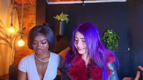 FIRE AND FOX online show from July 26, 8:39 pm