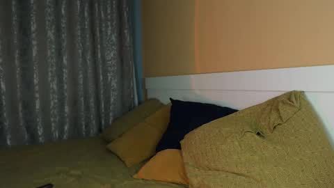 Ian online show from October 22, 8:43 pm