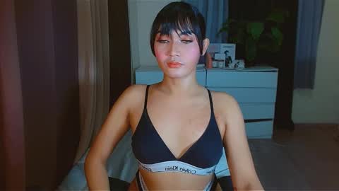 gabriela_deluxe online show from March 8, 3:43 am