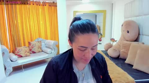 gabriela online show from March 1, 1:51 pm