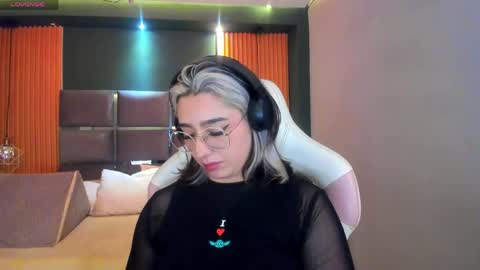 gabyrose9 online show from May 6, 4:18 am