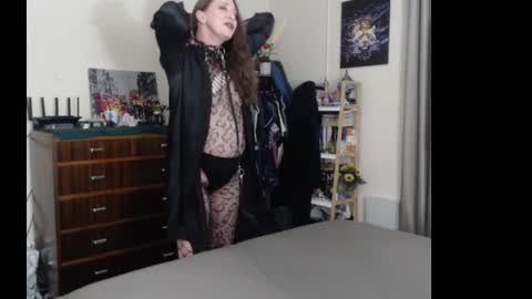 HOT  online show from November 1, 11:20 am