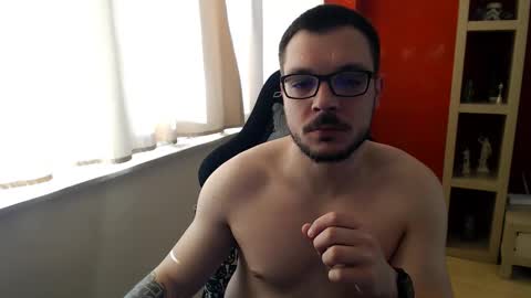 GangstaLover online show from April 16, 4:34 am