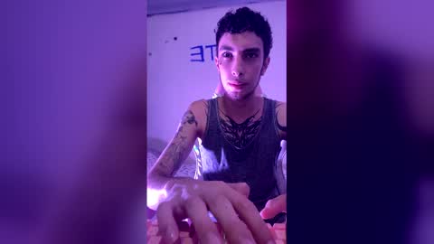 Elio  b online show from May 11, 7:11 pm