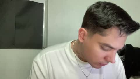 garypinepineapple online show from June 3, 8:28 am