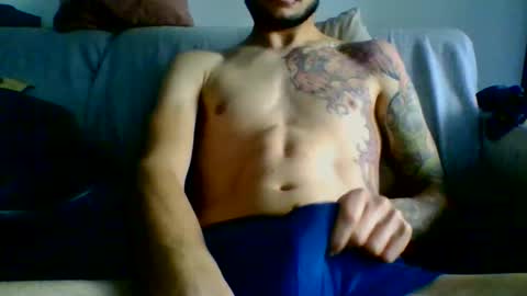 garyreal1990 online show from November 23, 8:01 am