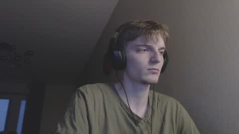 Snapshot of gasturfahe chatting on December 6, 1:27 pm gasturfahe online show from December 6, 1:27 pm