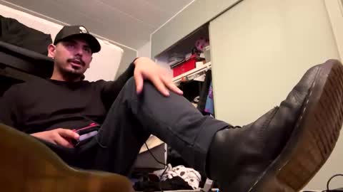 gayboyla626 online show from October 28, 12:00 am