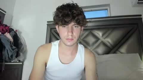 Snapshot of gayndepressed chatting on September 17, 12:47 am Trace online show from September 17, 12:47 am