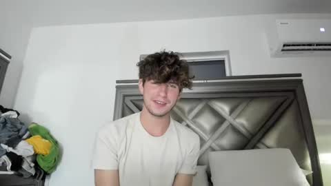 Snapshot of gayndepressed chatting on October 7, 12:39 am Trace online show from October 7, 12:39 am