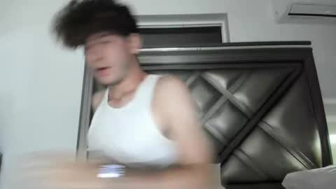 Snapshot of gayndepressed chatting on September 24, 2:18 am Trace online show from September 24, 2:18 am