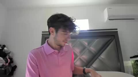 Snapshot of gayndepressed chatting on October 12, 4:10 pm Trace online show from October 12, 4:10 pm