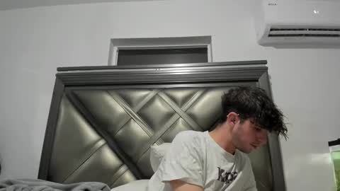 Snapshot of gayndepressed chatting on September 19, 2:37 am Trace online show from September 19, 2:37 am