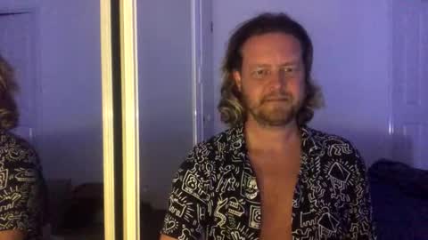 gcsurfer81 online show from November 3, 8:48 am