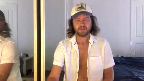 gcsurfer81 online show from March 22, 4:05 am