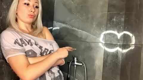 Aria online show from October 21, 11:04 am