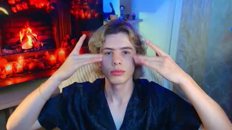 Snapshot of gemdominus chatting on October 6, 12:50 am Gem Dominus online show from October 6, 12:50 am