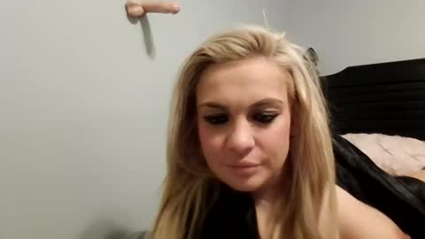 geminincapricorn96 online show from November 30, 4:30 am