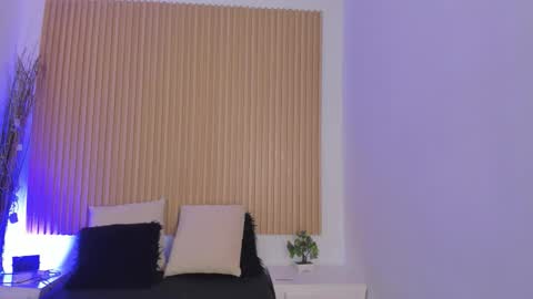     online show from March 10, 2:10 pm