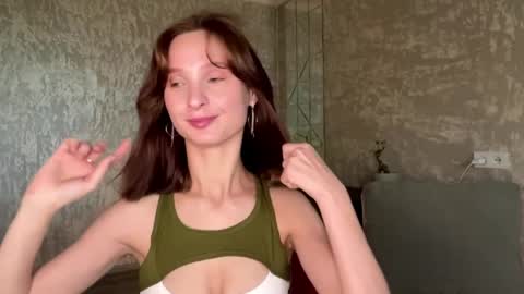 Riana online show from June 3, 1:14 pm