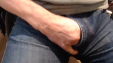 genus5678 online show from December 4, 1:44 pm