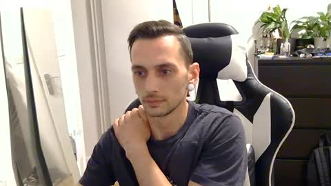 georgek0011 online show from June 12, 1:04 am