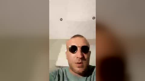 georgemac2405 online show from June 26, 1:33 am