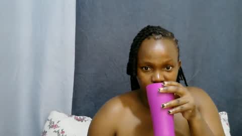georgeous_kimberly online show from May 28, 11:52 am
