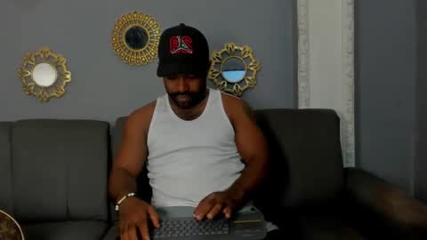 gerald_scott7 online show from November 19, 3:39 am