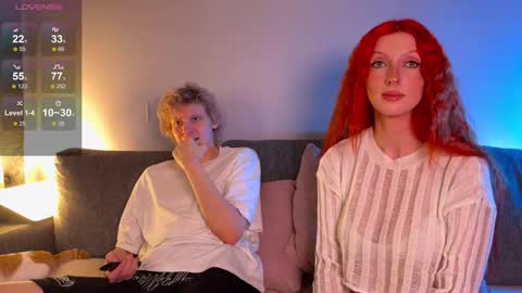 Snapshot of gethigh_ chatting on October 7, 2:51 am Liz and Mark online show from October 7, 2:51 am