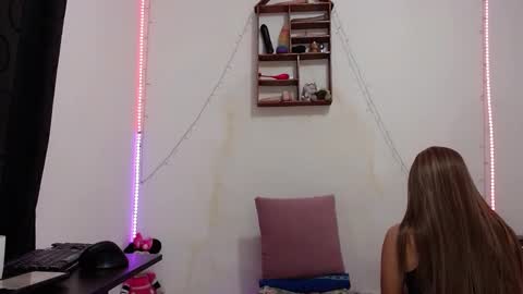 Snapshot of ghadats chatting on February 18, 3:10 am L A U R A online show from February 18, 3:10 am