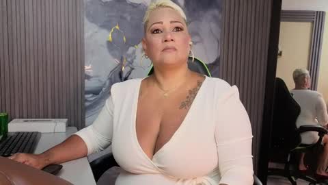   online show from April 8, 11:57 am