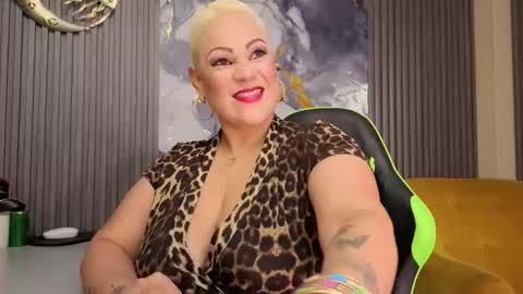   online show from March 25, 7:53 pm