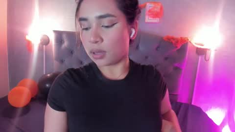 giannaslimjb online show from October 5, 3:59 am